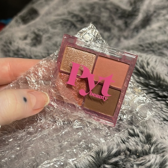 π PYT BEAUTY Eyeshadow - The Upcycle Palette in Party in the Nude - NWT - Picture 2 of 4